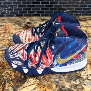Nike Kyrie Hybrid S2 Size 2Y